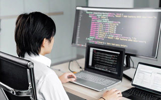 祁东 ,php声明和调用变量的符号是什么？